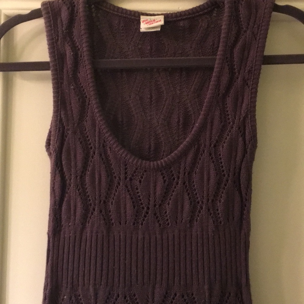 Eggplant sleeveless  sweater